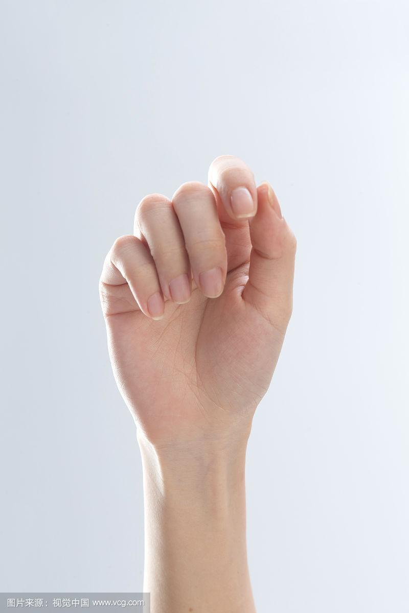 拍照怎么拍手才好看？用什么角度