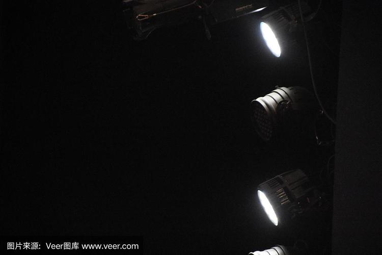 黑色背景打灯技巧