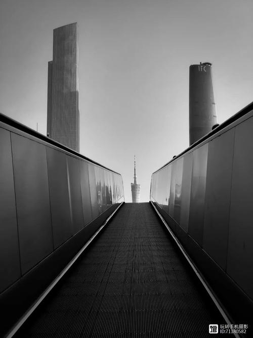 对角线构图法适合增加画面动感与张力的场景