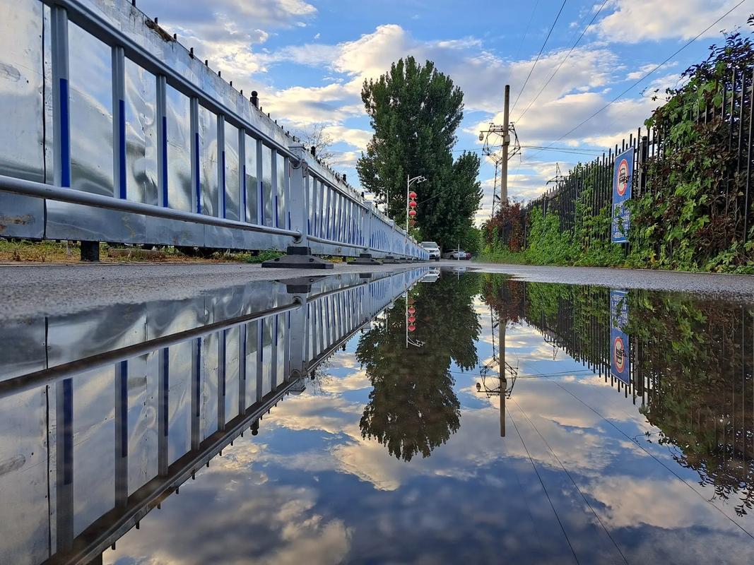 对称式构图的特点有哪些？适合什么场景